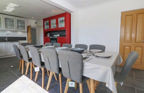 Ty Croes Cabaña | GLANFFRAW, pet friendly, country holiday cottage in Aberffraw