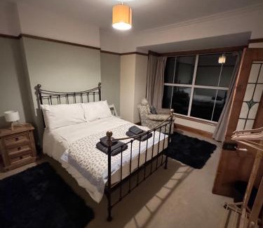 Arthog Casa | Glannant - 5 Bed & 4 Bathroom - Fairbourne, Barmouth, Mawddach Estuary