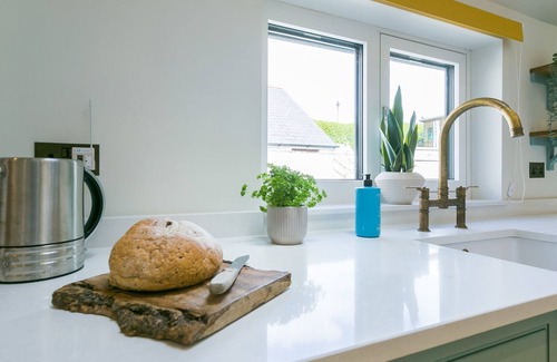 Cemaes Bay Cabaña | Glasfryn - sleeps 12 guests in 6 bedrooms