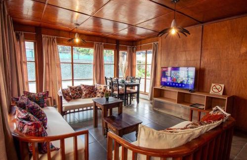 Antigua Guatemala Casa | Glass cabin