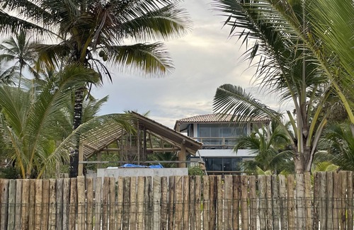 Itacare Casa | Glass lacquer! Jacuzzi on the sand with gourmet area!