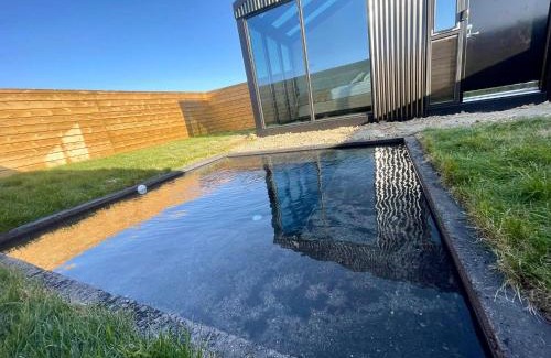 Reykholt Casa | Glass roof lodge with private hot tub