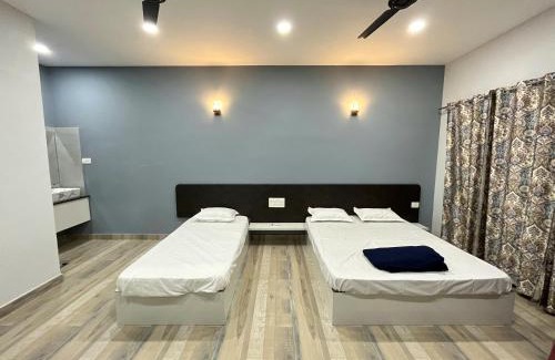 Tonse West Cabina | Glasswater by THE BACKWATER HOMESTAY