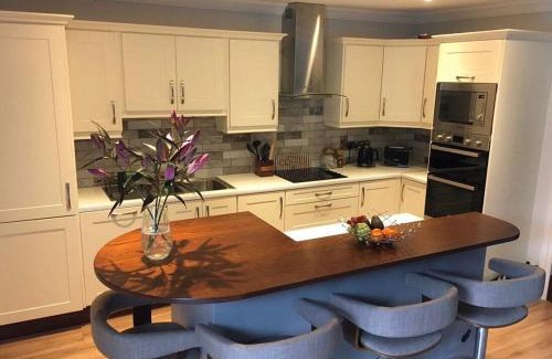Killarney Casa | Gleanntan House - Beautiful Family Town House