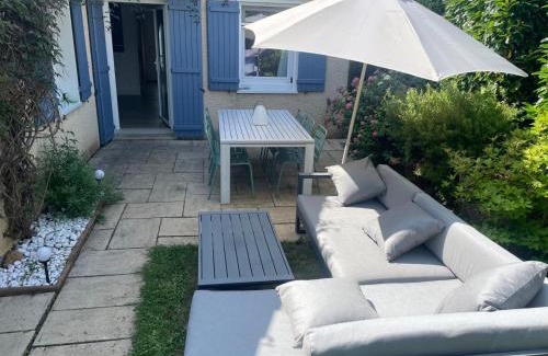 Gleize Casa | Gleizé cottage
