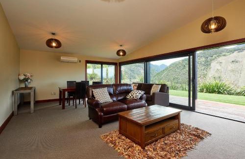 Oaro Chalet De Esquí | Glencree Luxury Chalets