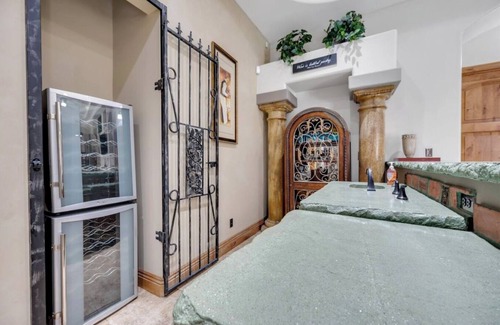 Glendale Casa | Glendale Villa w/Pool, Theater & Game Rooms