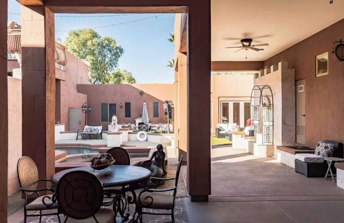 Glendale Casa | Glendale Villa w/Pool, Theater & Game Rooms