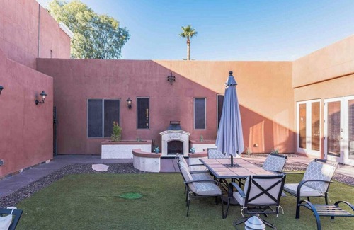 Glendale Casa | Glendale Villa w/Pool, Theater & Game Rooms