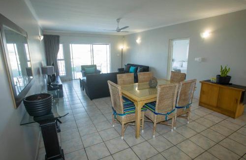 Umhlali Beach Apartamento | Gleneagles, loadshed free, sea view, Salt Rock swimming beach 50m away