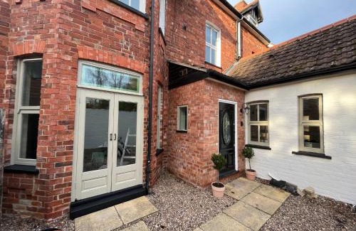 Woodhall Spa Apartamento | Glenesk Flat 2 with private courtyard