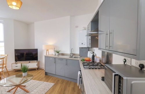 Redcar Cabaña | GLENHOLME APARTMENT 1, pet friendly in Redcar