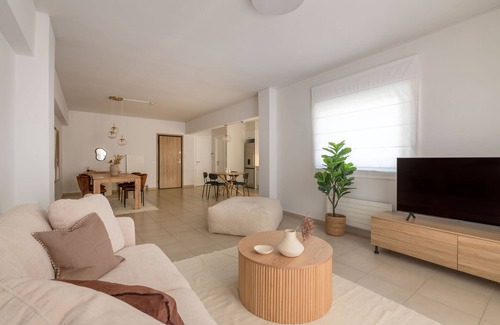Amarousion Apartamento | Glistening 2BR Apartment in Marousi