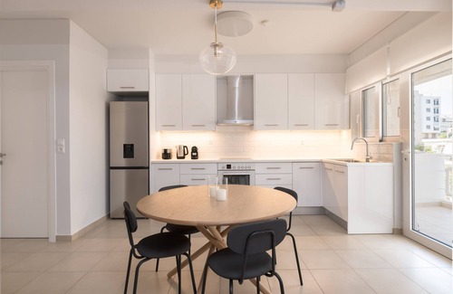 Amarousion Apartamento | Glistening 2BR Apartment in Marousi