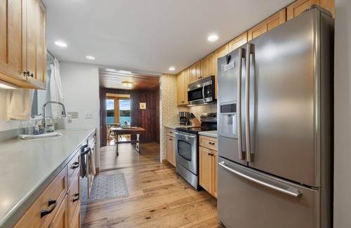 Laconia Casa | Glistening Waters On Lake Winnisquam