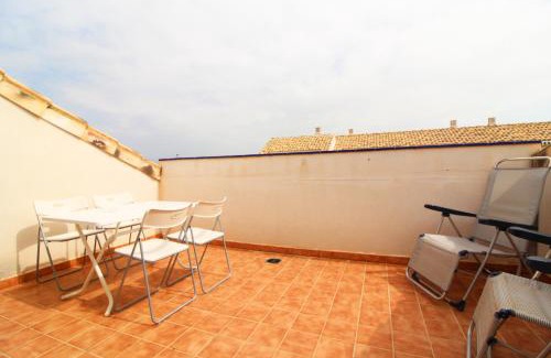 Playa de Almarda Apartamento | Global Properties, Apartamento con piscina en playa Corinto