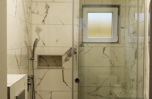 Savski Venac Apartamento | Gloria 3 pleasing 1-bedroom with WiFi and AC in welcoming Beograd