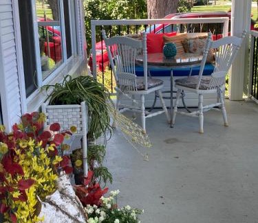 Town of Essex Cama Y Desayuno | Glorious Gardens Bed and Breakfast