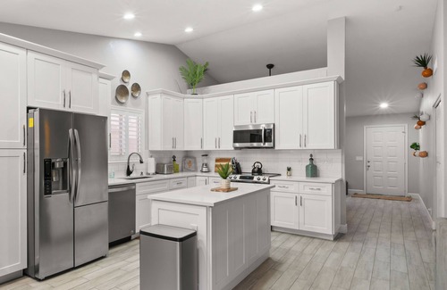 Deer Valley Casa | Glorious Glendale, Heated Pool, Pool Table, BBQ!