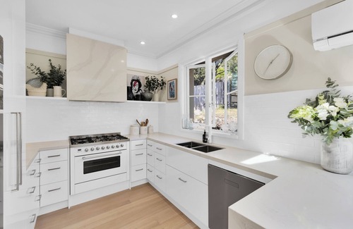 West Hobart Casa | Glorious Views - Beautiful 1925 Heritage House