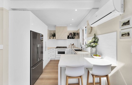 West Hobart Casa | Glorious Views - Beautiful 1925 Heritage House