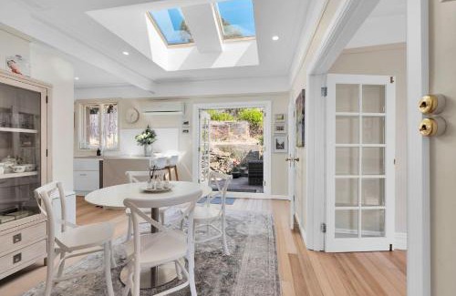 West Hobart Casa | Glorious Views - beautiful 1925 heritage house