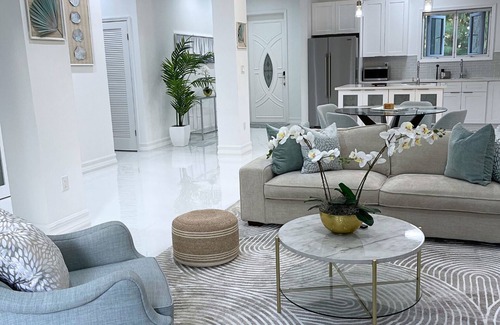 Coral Harbour Condominio | Glory Shores - Beautiful 2 Bedroom Beach Haven