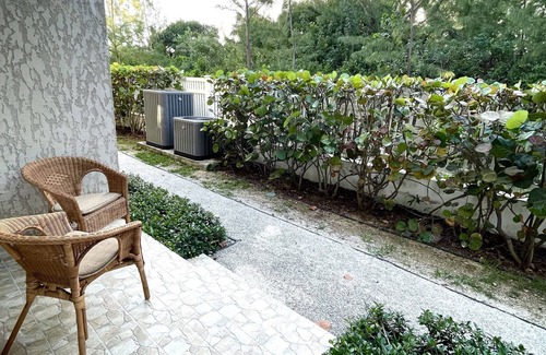 Coral Harbour Condominio | Glory Shores - Beautiful 2 Bedroom Beach Haven