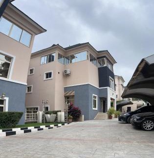 Wuse 2 Hotel | Glovis Luxury Suites