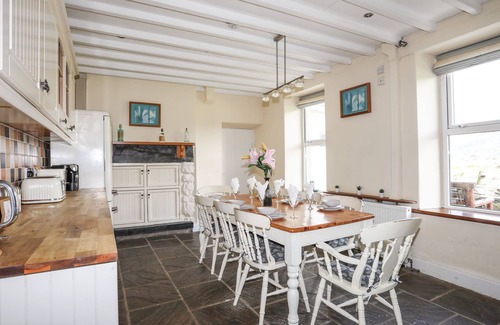 Harlech Cabaña | GLYN MORFA, pet friendly, character holiday cottage in Harlech