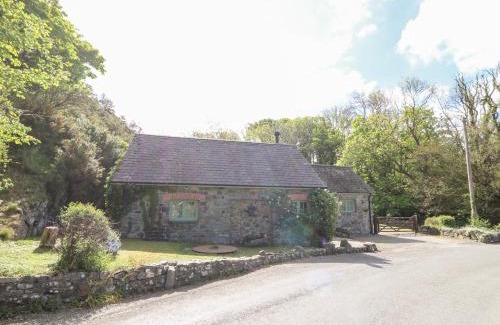 Moylegrove Casa | Glyn Yr Efail