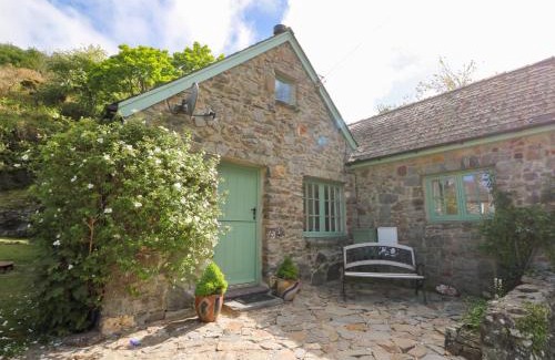 Moylegrove Casa | Glyn Yr Efail