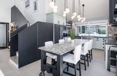 Del Mar Casa | Go Beach Chic Steps From the Sand & Del Mar Racetrack