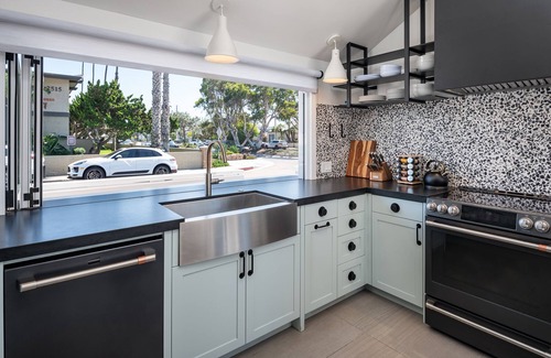 Del Mar Casa | Go Beach Chic Steps From the Sand & Del Mar Racetrack