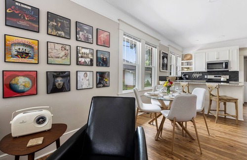 Earlewood Casa | Go with the Flo: 2BR/2BA Renovated Bungalow Near USC, Downtown & Ft. Jackson