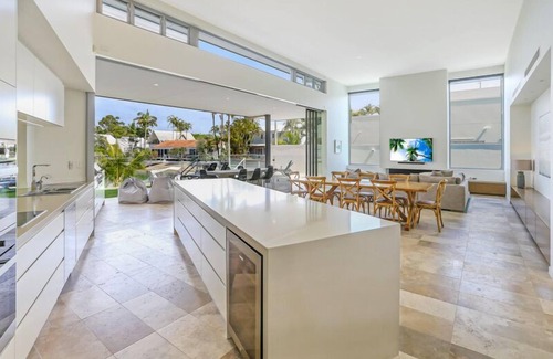 Noosa Heads Casa | Go with the flow in Noosa Sound