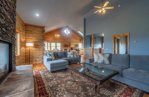 Livingston Casa | Goat Mountain Cabin: Mountain Views & Big Sky Comfort in Livingston