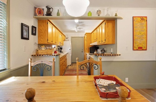 San Marcos Cabina | Goat-Tastic Retreat: Tub, Fire Pit, Porch & Pool