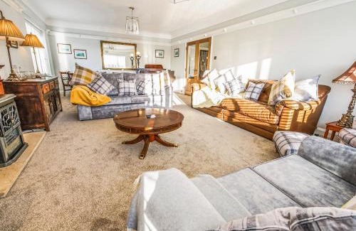 Trevor Casa | Godre'r Coed