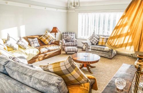 Trevor Casa | Godre'r Coed