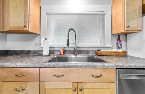 Westhaven-Moonstone Casa | Gog and Pop's Beach House - Ocean Views, WiFi, BBQ