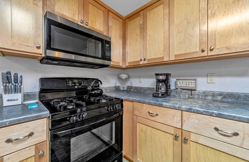 Westhaven-Moonstone Casa | Gog and Pop's Beach House - Ocean Views, WiFi, BBQ