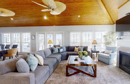 Pelican Bay Casa | Going Coastal