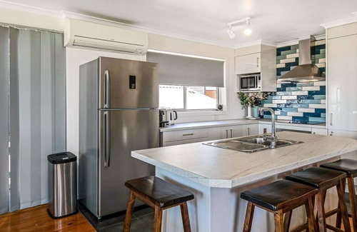 Coronet Bay Casa | Goku's Shack - Rural and water views with a spa