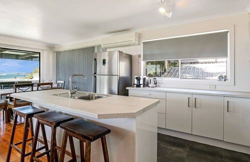 Coronet Bay Casa | Goku's Shack - Rural and water views with a spa