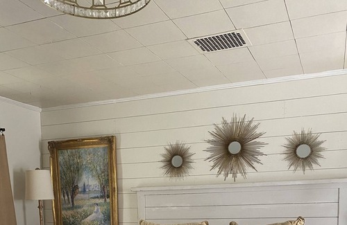 Jefferson City Cabaña | Gold art romantic suite -CNC/ Great Smoky Mountains/Cherokee Lake
