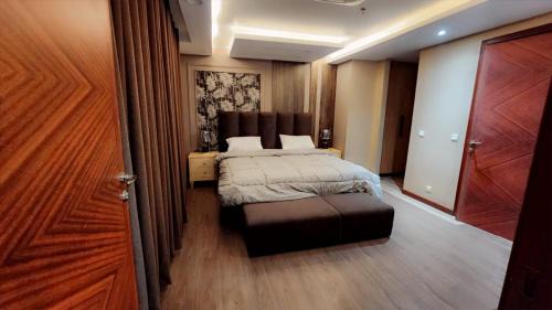Lahore Apartamento | Gold Crest Luxuries APT with high end Amenities & Mall