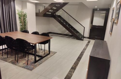 Lahore Hotel | Gold Crest Mall & Residency Premium Apartments With Al-Fatah Store & Shopping Mall