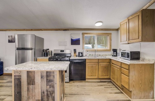 Cripple Creek Casa | Gold Dust Cabin! Rustic Retreat w/ Scenic Views