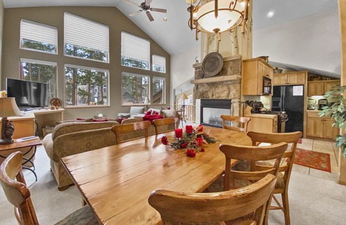 Warrior's Mark West Casa | Gold King Chalet 3 Bedroom Townhouse by RedAwning